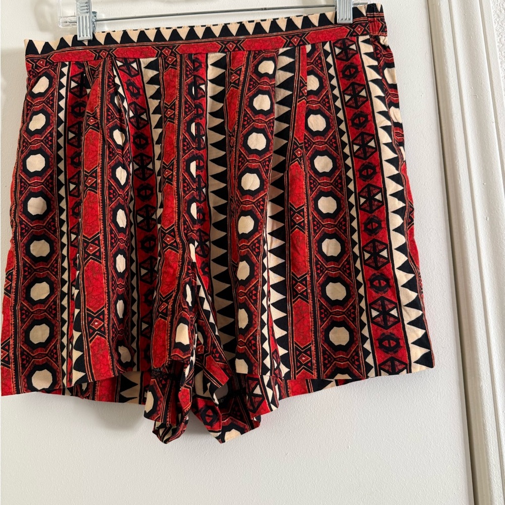 H&M Red, Black & Cream Tribal Print Skort